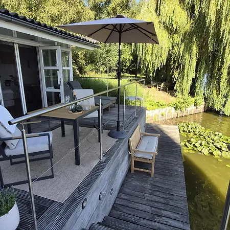 'slapen Aan Het Ven' Met Jacuzzi - Ontbijt - Minibar - Privétuin - Waanzinnig Uitzicht - Beschermd Natuurgebied - Niet Roken Lodge